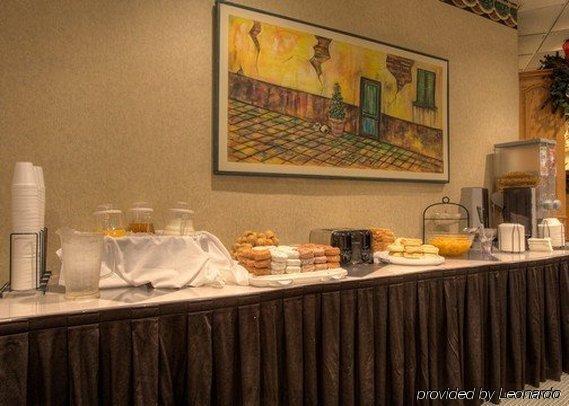 Econo Lodge Inn & Suites Lumberton Restaurant photo