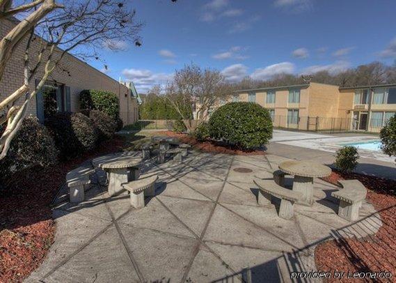 Econo Lodge Inn & Suites Lumberton Facilities photo