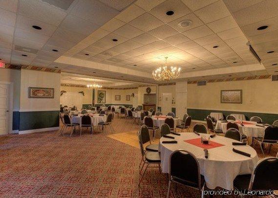 Econo Lodge Inn & Suites Lumberton Restaurant photo