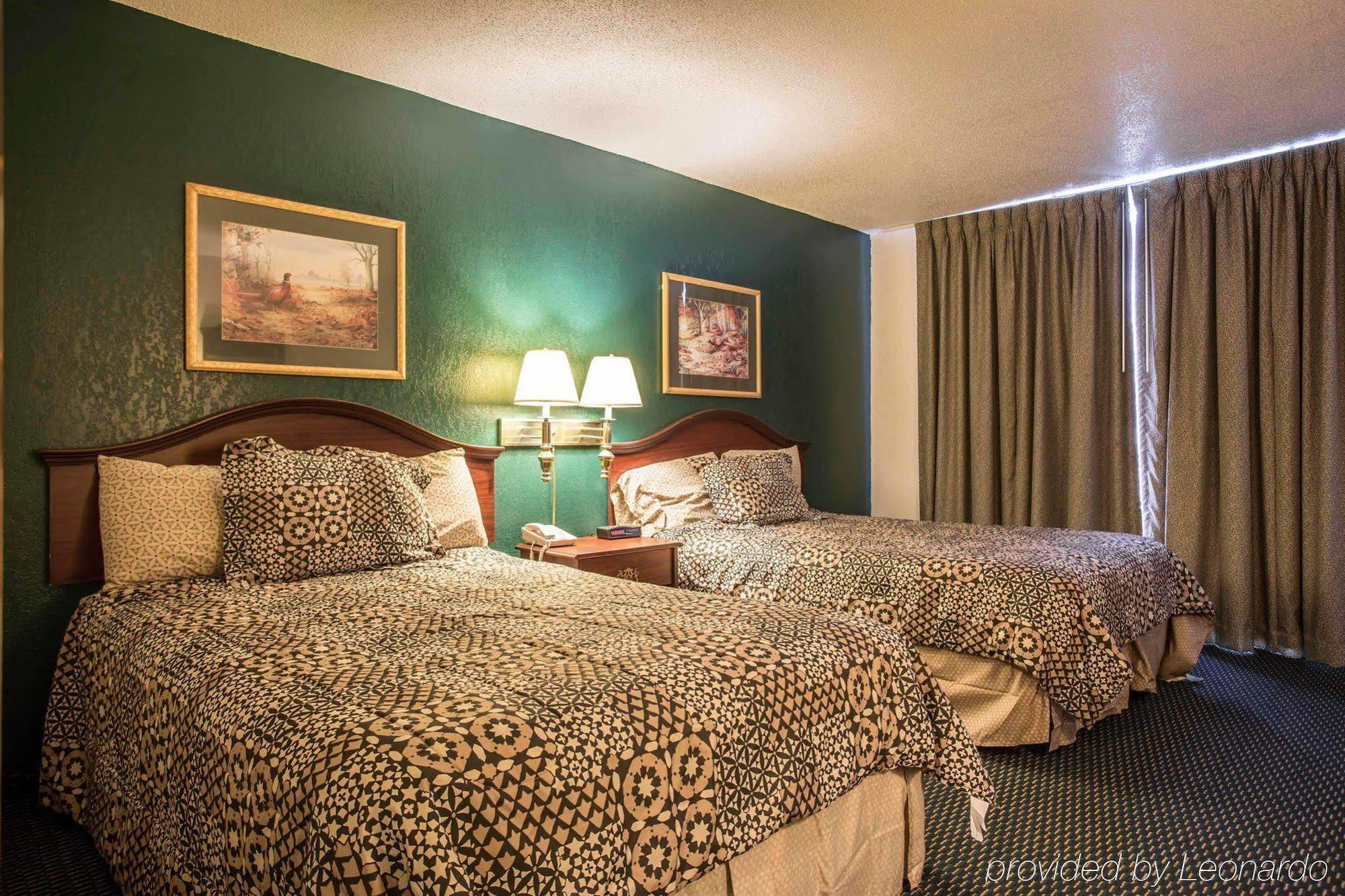 Econo Lodge Inn & Suites Lumberton Exterior photo