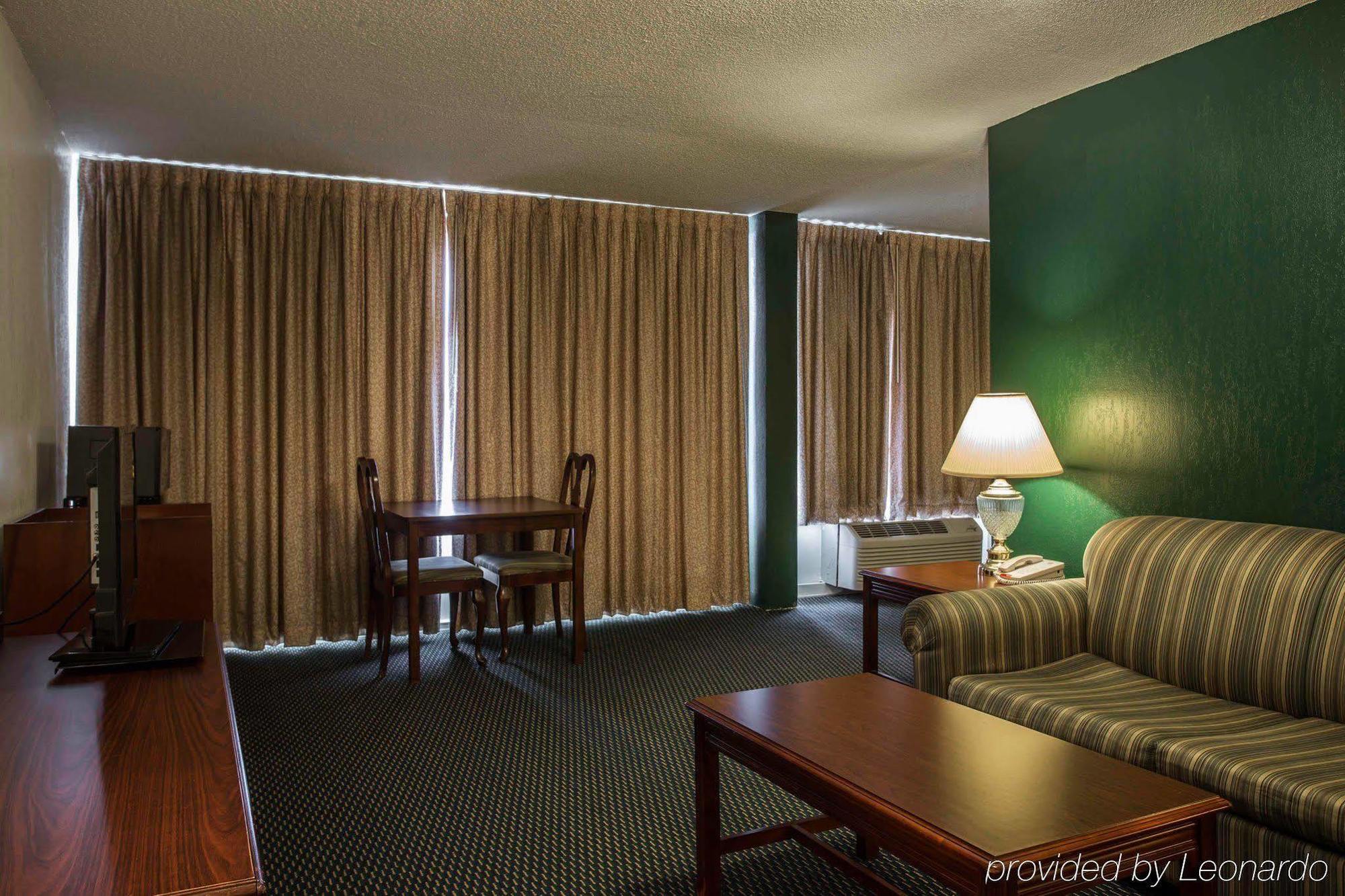 Econo Lodge Inn & Suites Lumberton Exterior photo